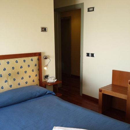 Piccione Hotel Il Castellaccio חדר תמונה