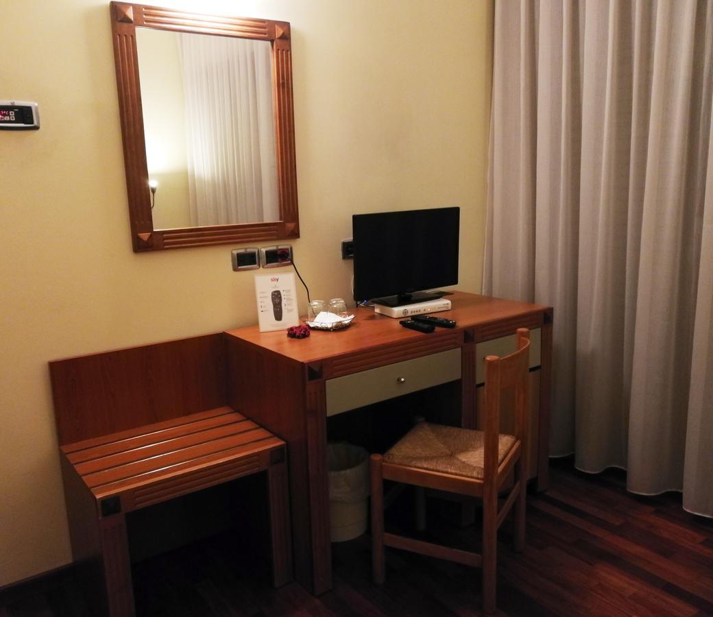 Piccione Hotel Il Castellaccio מראה חיצוני תמונה