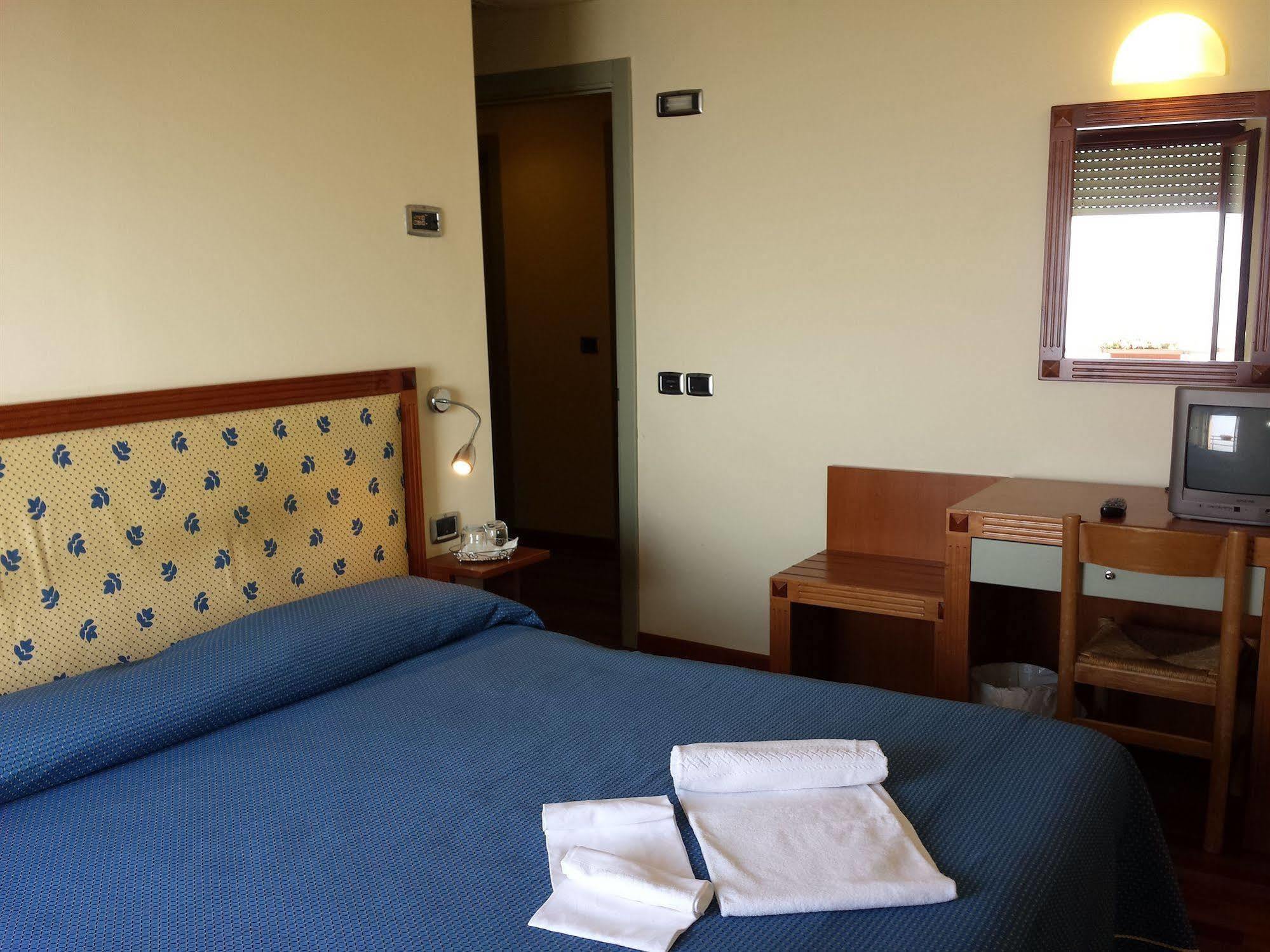 Piccione Hotel Il Castellaccio מראה חיצוני תמונה